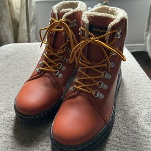 Dr. Marten Comb Winter Boots